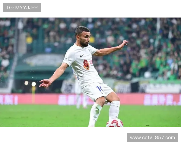 回顾2025赛季中超第28轮:上海申花2-2大连英博海发。