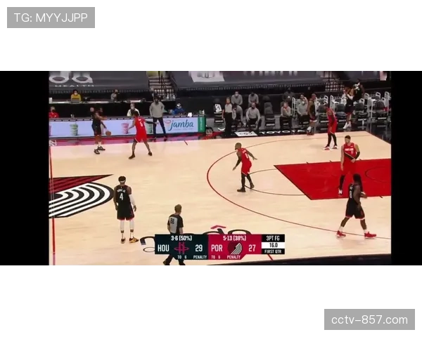 数据:爵士队上半场利用对手失误得分高达22分,紧逼防守见效。